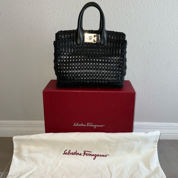 Salvatore Ferragamo The Studio Raffia Leather Bag! - Picture 2 of 5